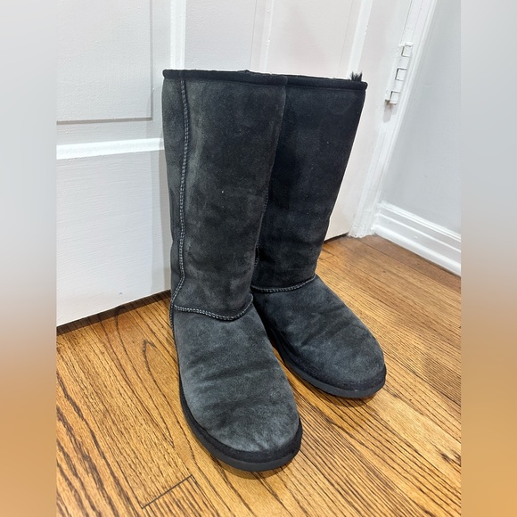 UGG Australia classic tall black boots 👢 - Picture 3 of 13